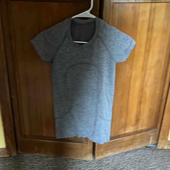 lululemon grey swiftly size 4 - Picture 5 of 5